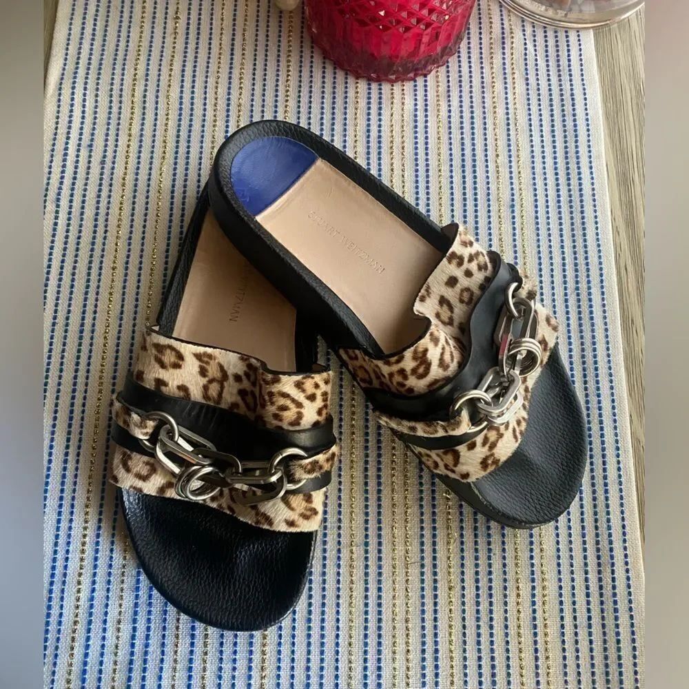 Stuart Weitzman Sandals Sz 7.5  black leather Animal Print Silver Metal Chains